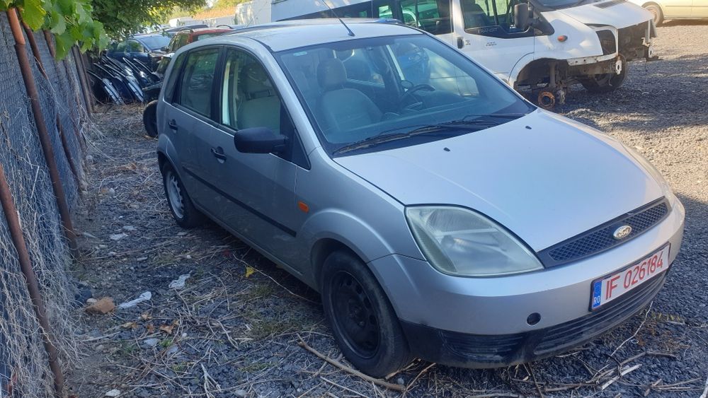 Aripa capota bara trager Ford Fiesta