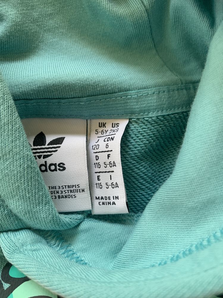 Trening Adidas Originals ca NOU marime 116 plus tricou