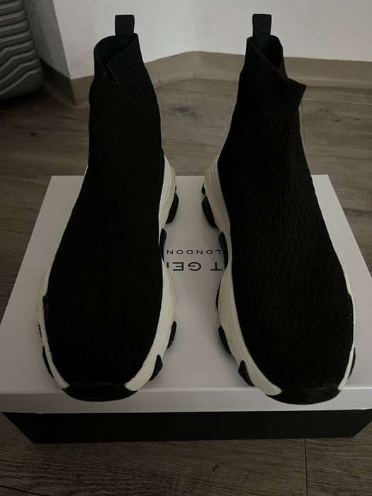Pantofi Kurt Geiger