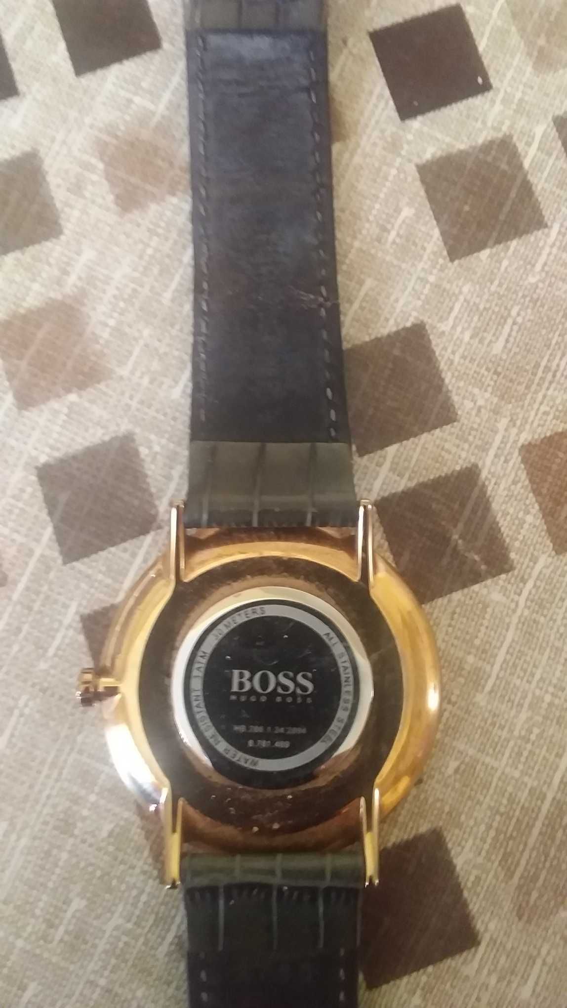 Часовник Boss оригинален