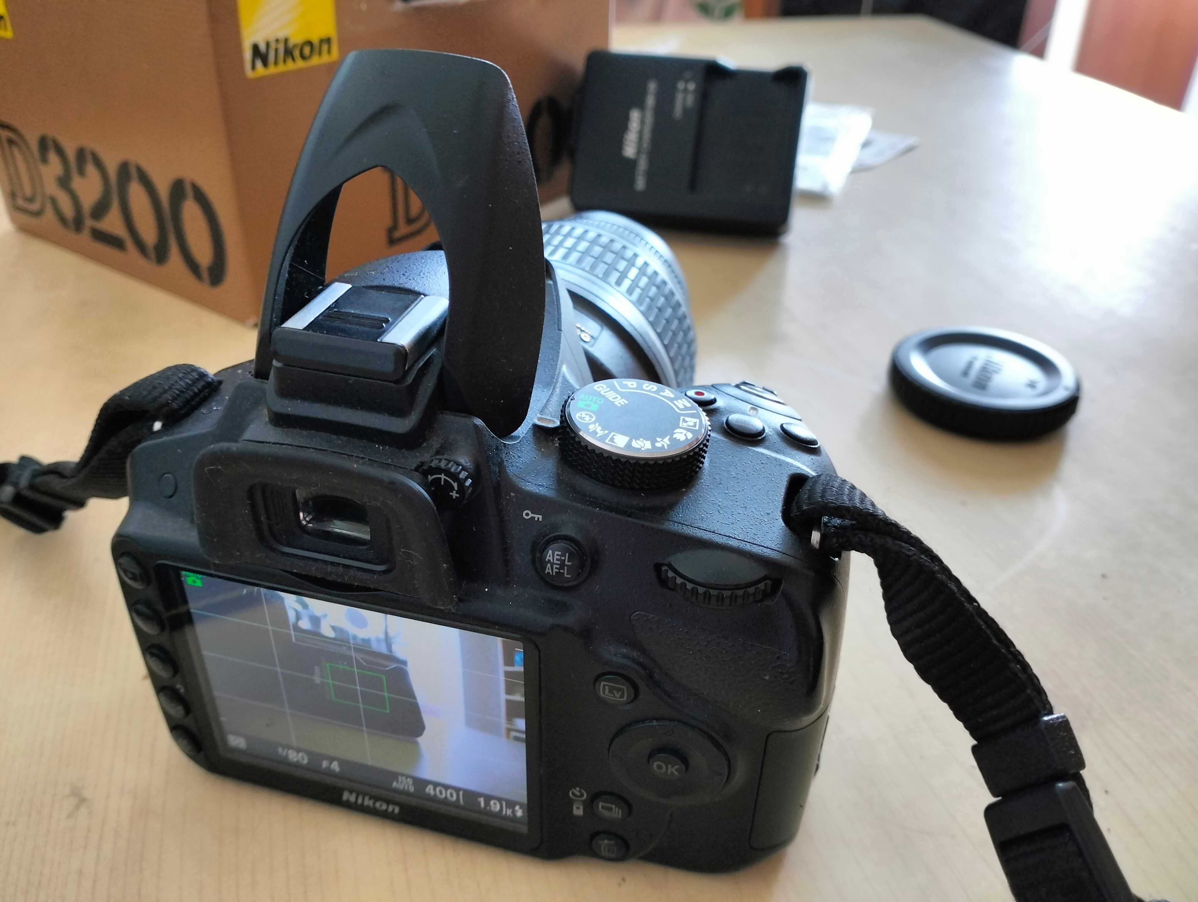 Фотоапарат Nikon D3200 с обектив Nikkor 18-55