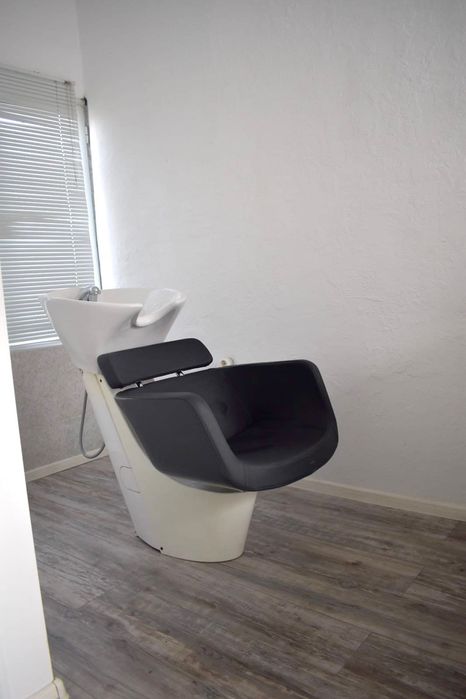 Фризьорски стол с мивка