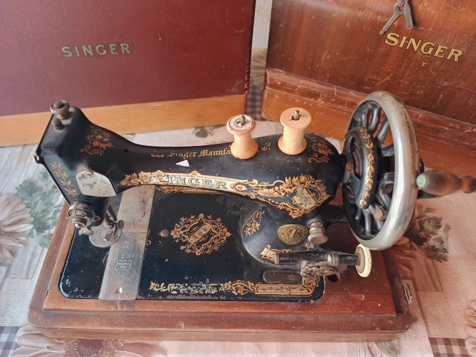 Masini de cusut manuale marca Singer