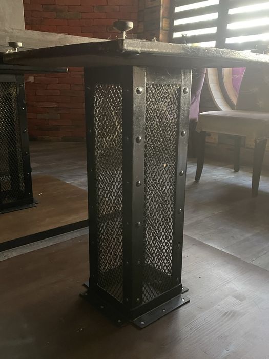 Маси масив дъб с метален крак