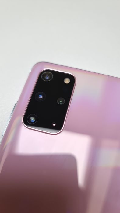 Samsung Galaxy S20 Plus – 128 GB  Display defect