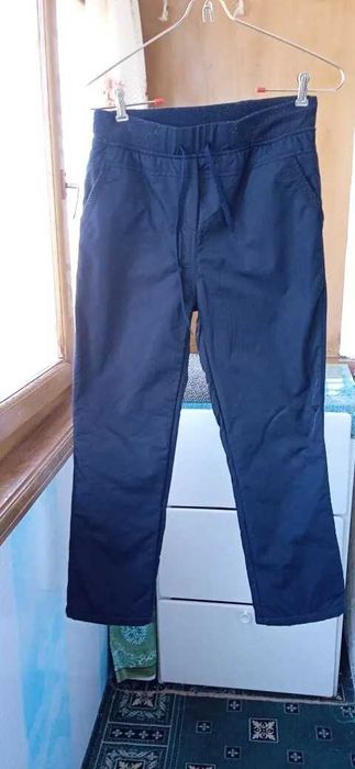 Продам брюки и курточки 46-48 размеры