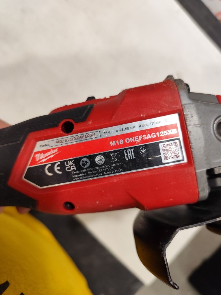 Безчетков акумулаторен ъглошлайф Милуоки Milwaukee M18 ONEFSAG125XB