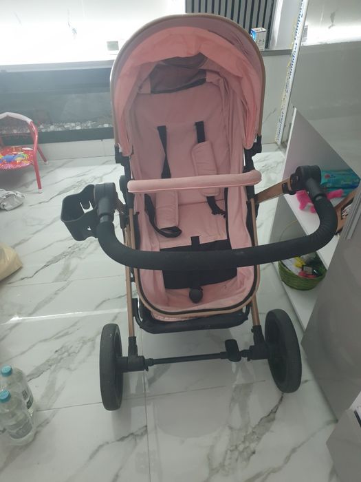 Vând carucior de bebe