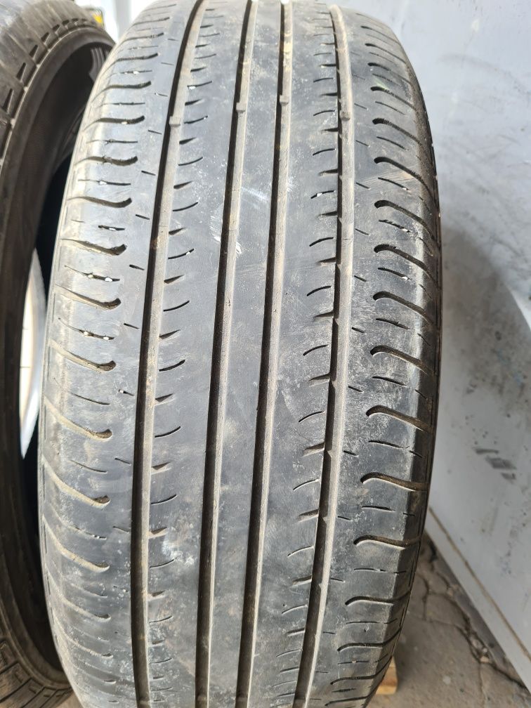 2 бр. летни гуми 225/60/17 Hankook 4,5 mm DOT 2513