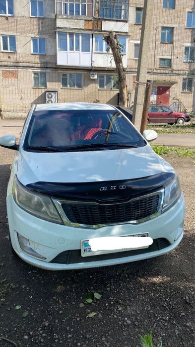 Продам машину kia rio 2014 года.