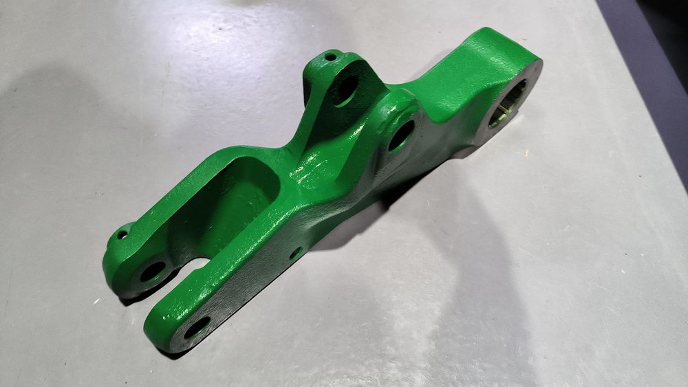 Brat tirant john deere seria 6150 M preț 952 lei cu tva se poate trimi