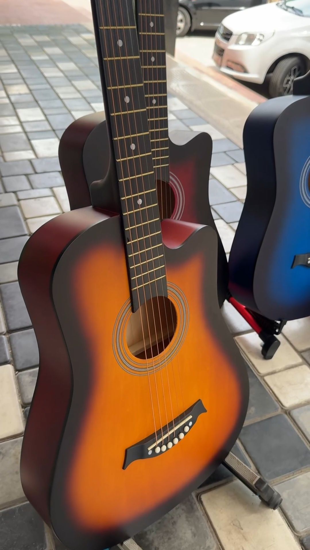 Akustik gitara – yangi, sifatli, arzon narxda!