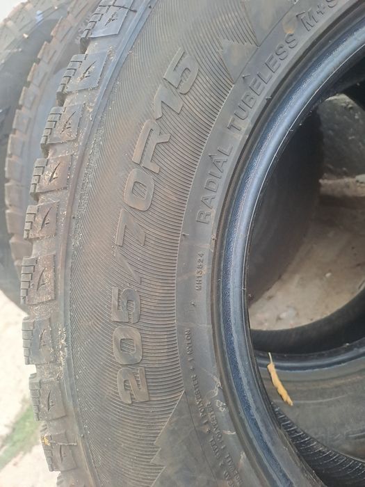 Продам шины зимние, шиповка , балоны ,.