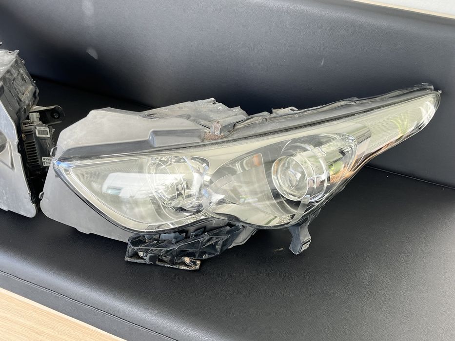 Фар за Infiniti FX/ Инфинити ФХ FX30 FX35 FX37