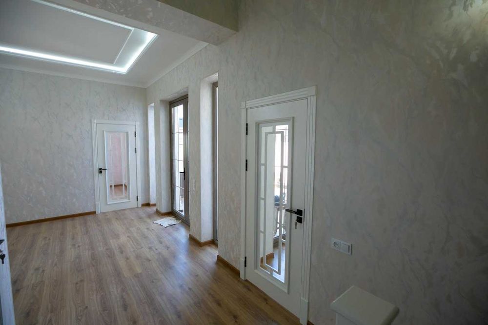 СРОЧНО ПРОДАЮ ЕВРО ДОМ в Янгихает р-н, Бинокор, 7 минут от Куйлюка