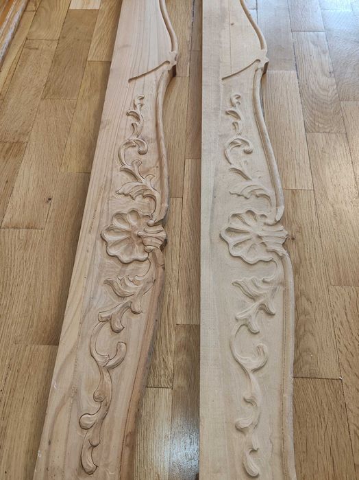 Panou lemn sculptat manual