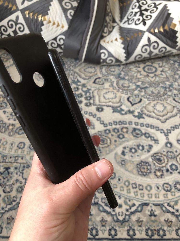 Продам Redmi Note 7 4/64G Black в идеальном состянии все работает