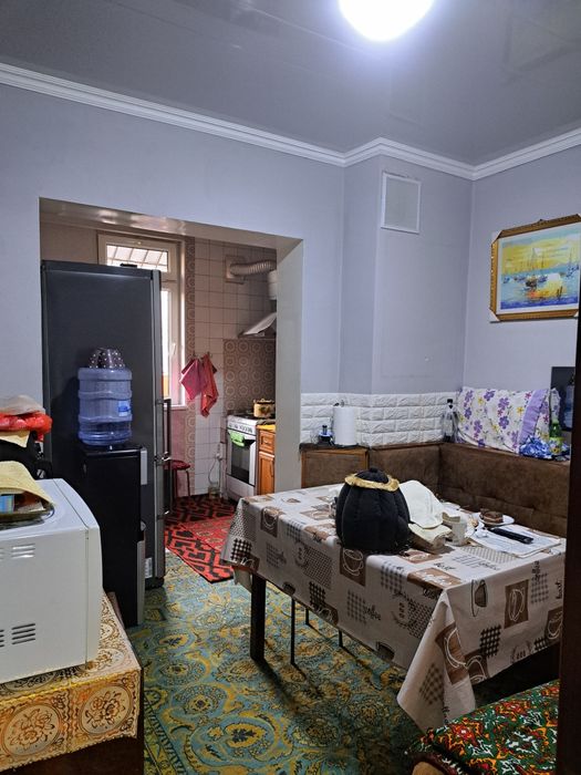 Продаётся 4 комнатная квартира