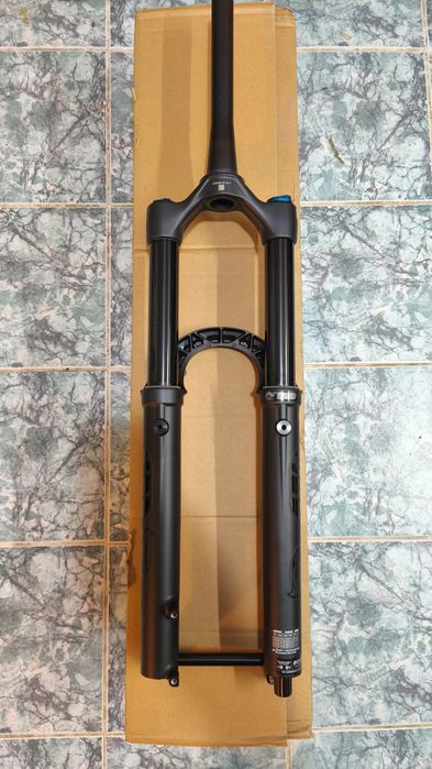Fox Performance 38, 29" 170mm