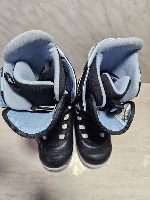 Boots 112 buti placa snowboard  Burton  mărimea 38  (24   cm) .