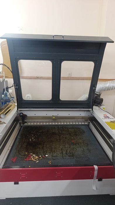 Лазерный станок. Лазерный оборудование для всего резки с ноутбуком