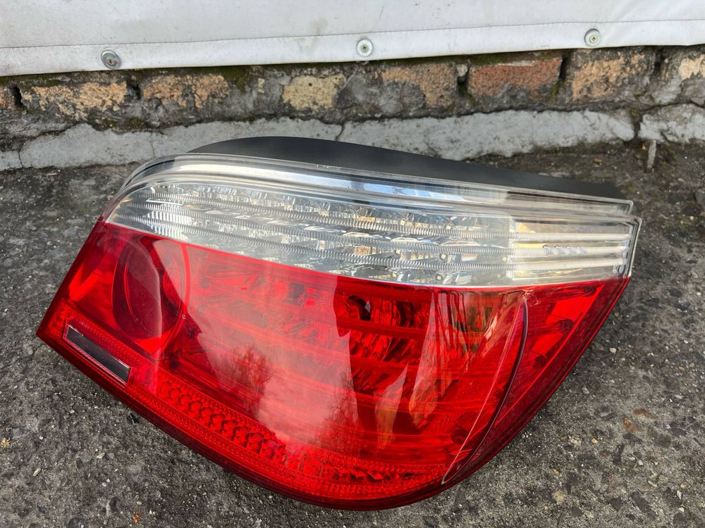 Фейслифт LCI стопове за БМВ BMW E60 с букси