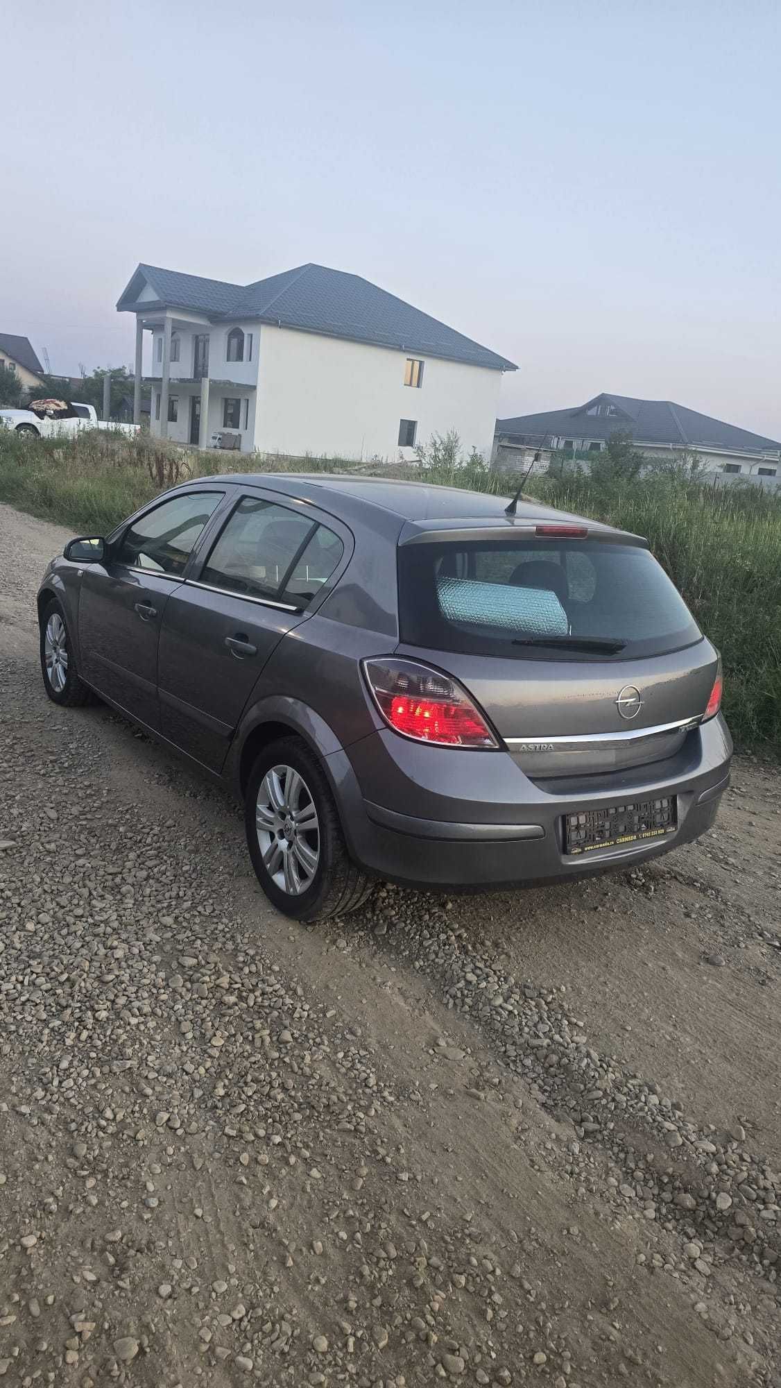 Bara Fata Opel Astra H Facelift Capota Aripa Usa Gri Z155 3ku