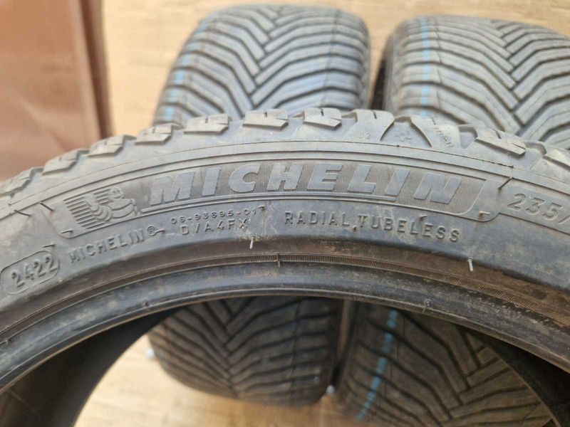 4 Michelin R18 235/40
всесезонни гуми 
DOT2422