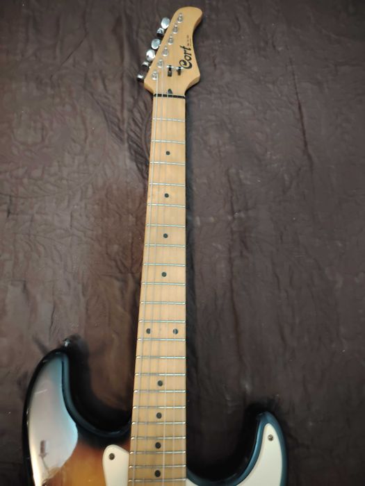 Chitara electrica stratocaster  Cort