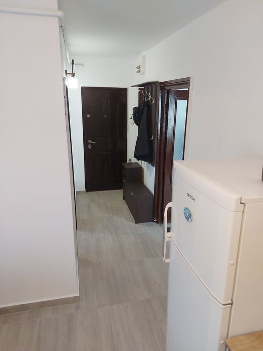 Inchiriez ap.1 camera garsoniera f.mare termen lung