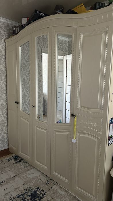 Продается спальный гарнитур