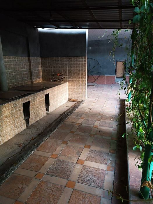 Arzon uy sotiladi 9 sotuk