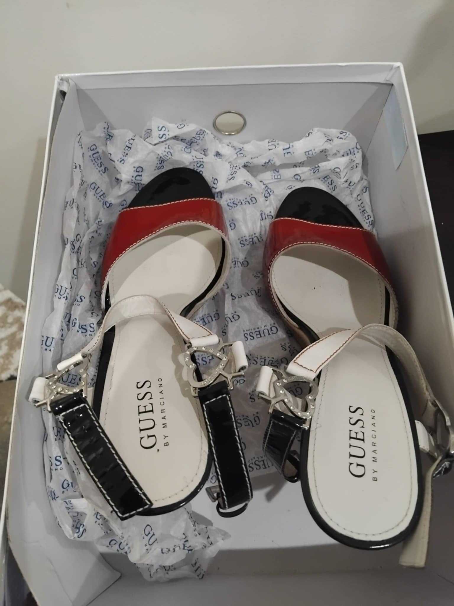 Дамски сандали GUESS