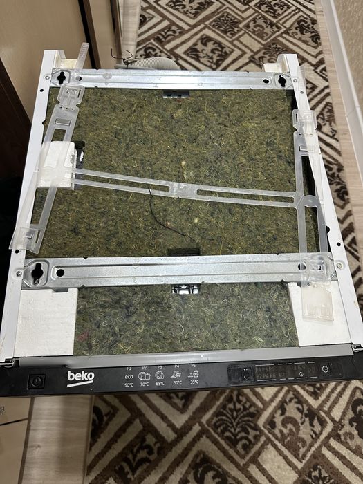 Продам на запчасти посудомойку beko