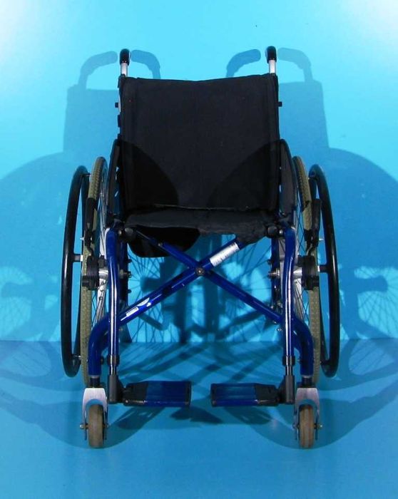 Scaun cu rotile din aluminiu activ Sopur - latime sezut 42 cm