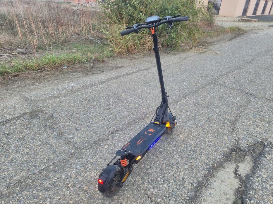Vând trotinetă electrică G2 Master 2025 cu garanție