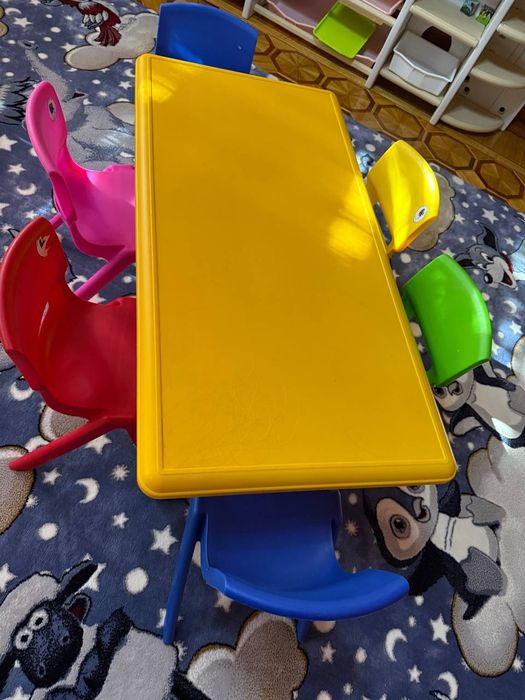 Детский стол со стульями