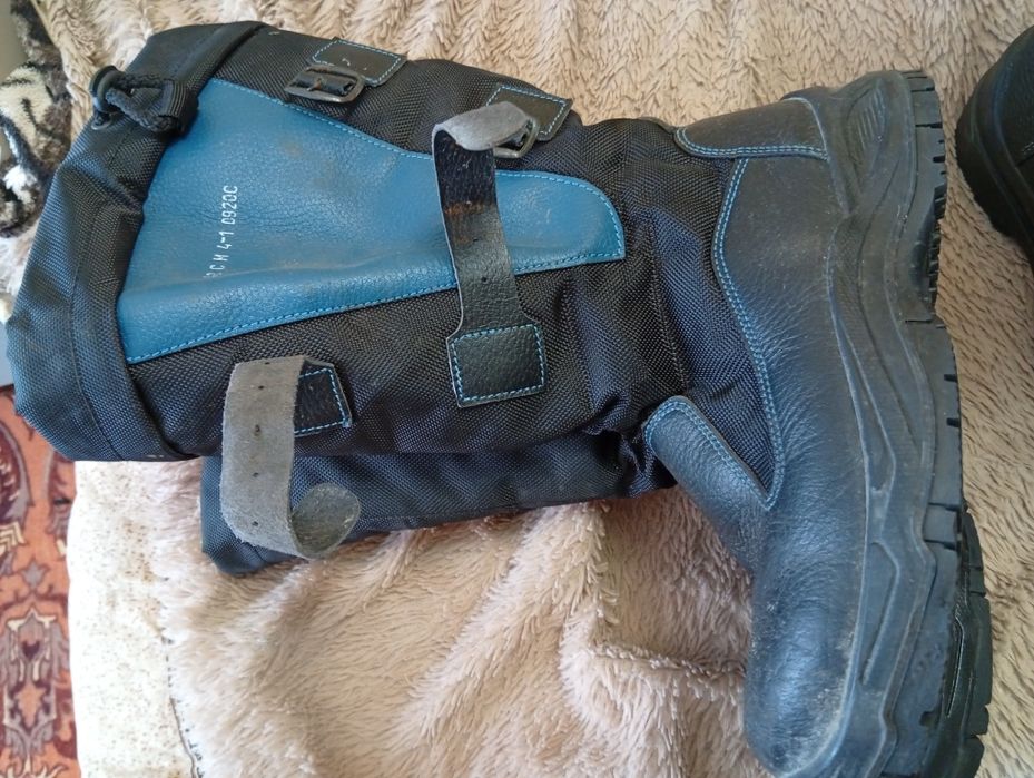 Продам новую рабочую обувь