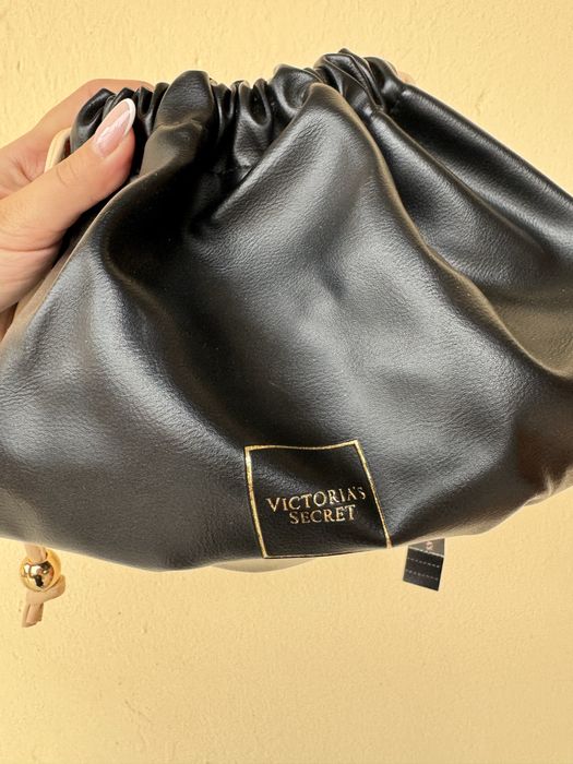 Необычная мини-сумка Victoria’s Secret