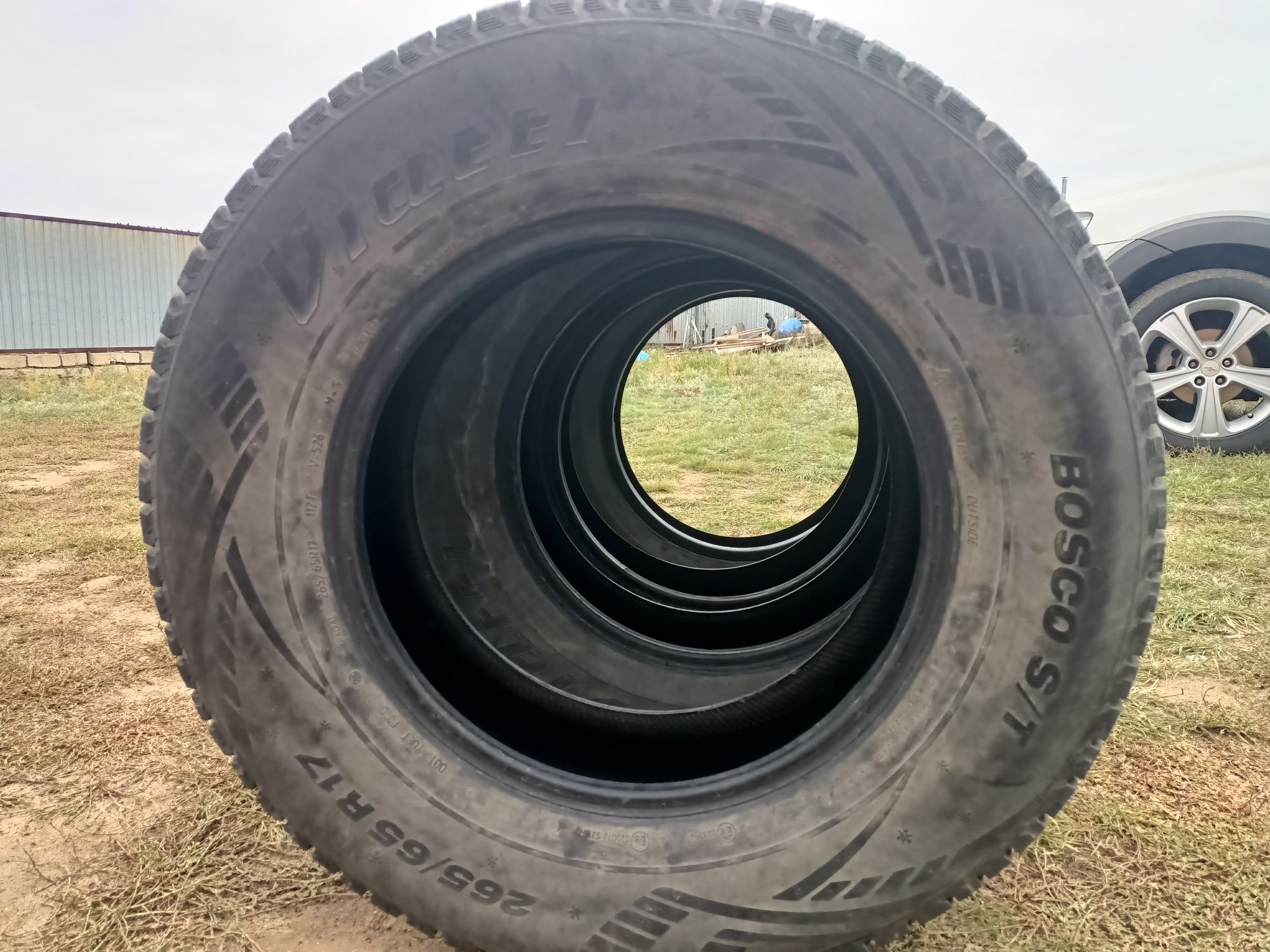 265/65 R17 продам шины