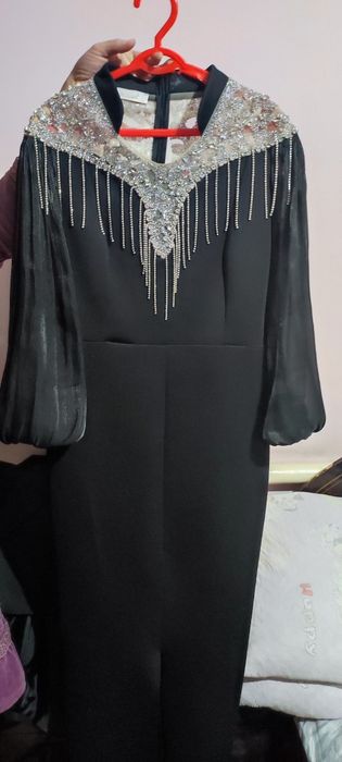 Sotiladi koyne 1marta kiyilgan