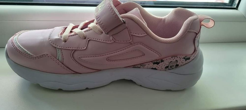 Vand pantofi sport originali