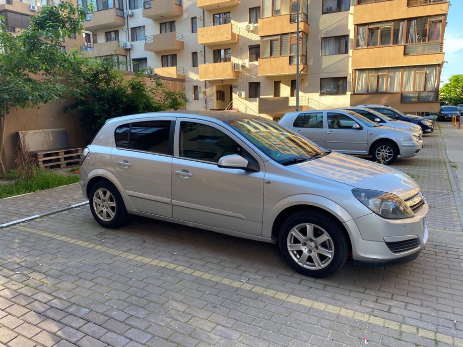 opel astra h 1.6 beznina an 2005 merge si arata foarte bine