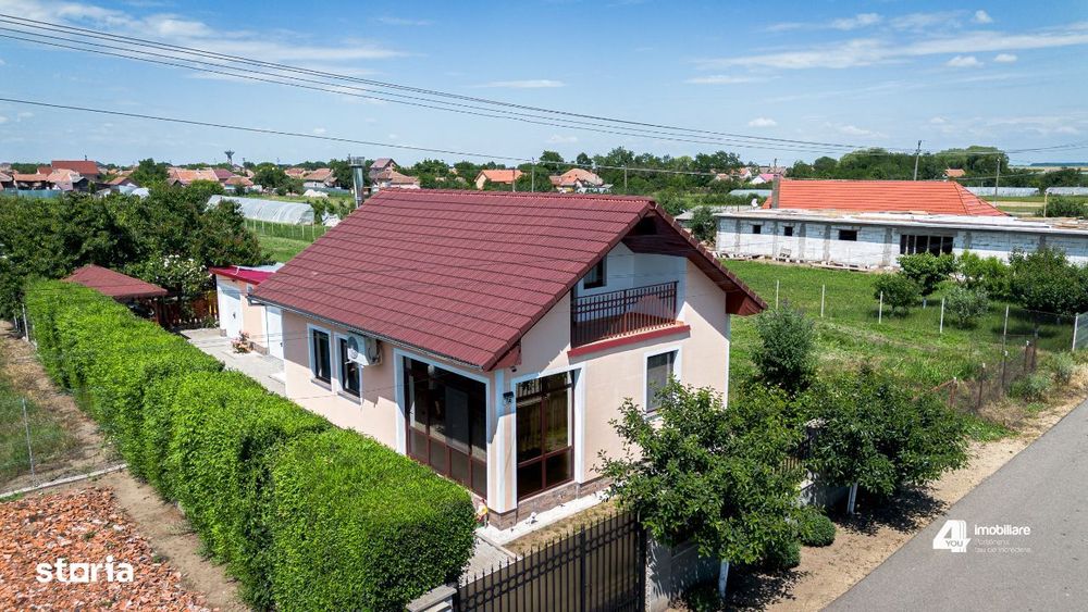 Casa în Curtici din 2015, teren generos cu livadă de pomi fructiferi