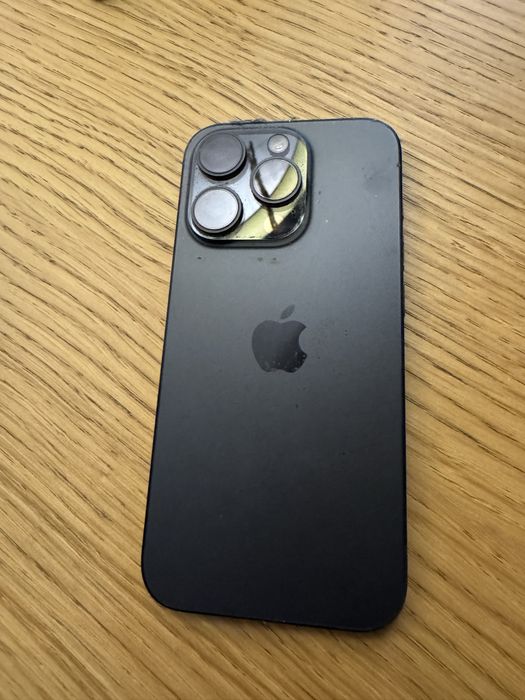 Vind iphone 15 pro de 128 g in stare ca nou