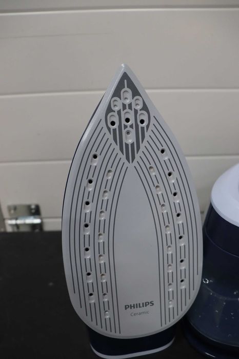 Парогенератор Philips 3000 Series, 2400W, 350г парен удар, бърза/мощна