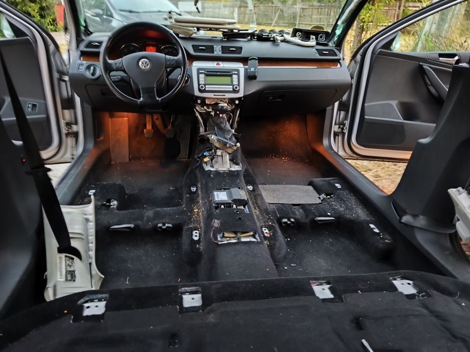 Mochetă podea interior pe negru Volkswagen Passat B6 2005-2010