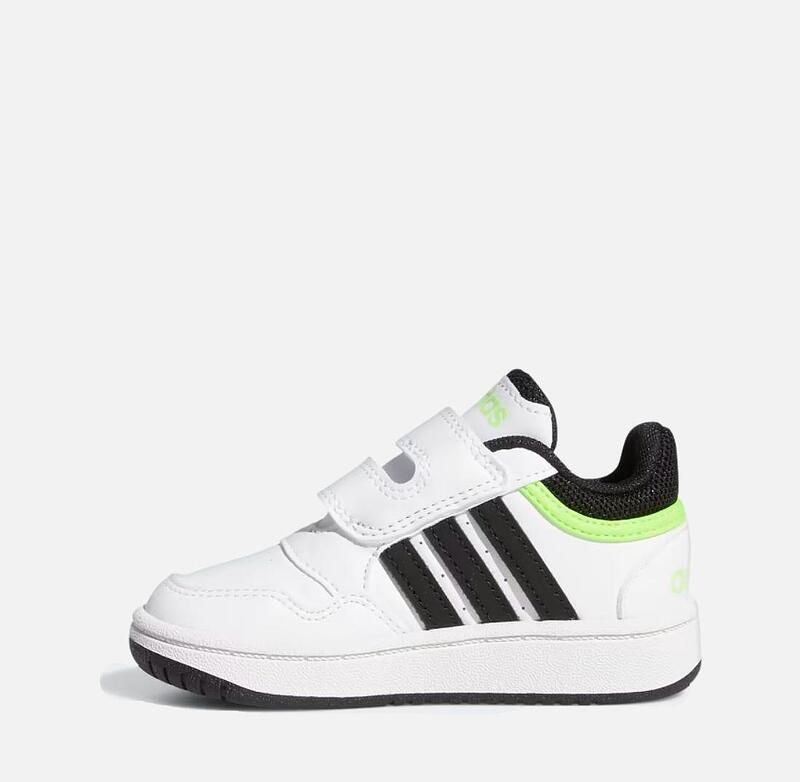 Бебешки маратонки оригинални, нови на Adidas