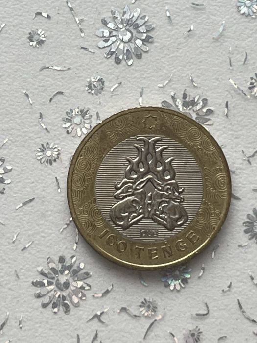 Продам редкую юбилейную монету 100 тенге, в идеальном состоянии