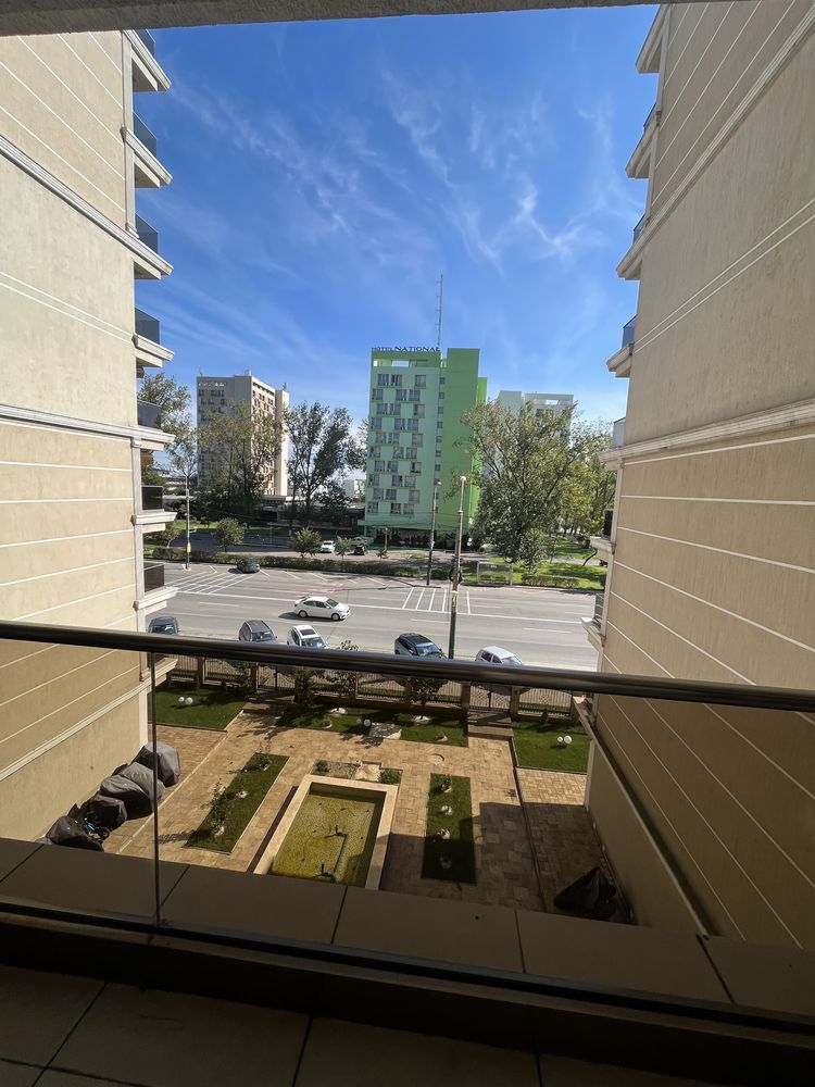 Inchiriez apartament 2 camere Mamaia centru